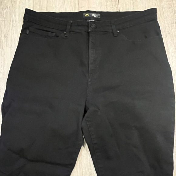 Lee Denim - Lee Sculpting Slim Fit Skinny Leg Black Denim Jeans 16 Mid Rise